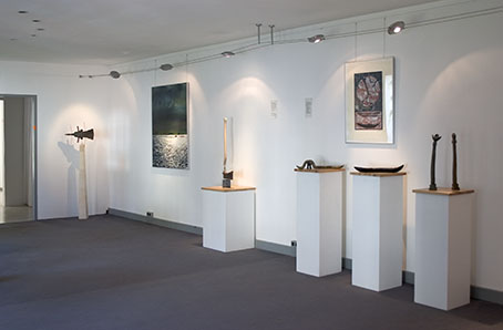 Themenausstellung 'IN MOTION - aus dem Leben der Boote' (vorderer Raum)